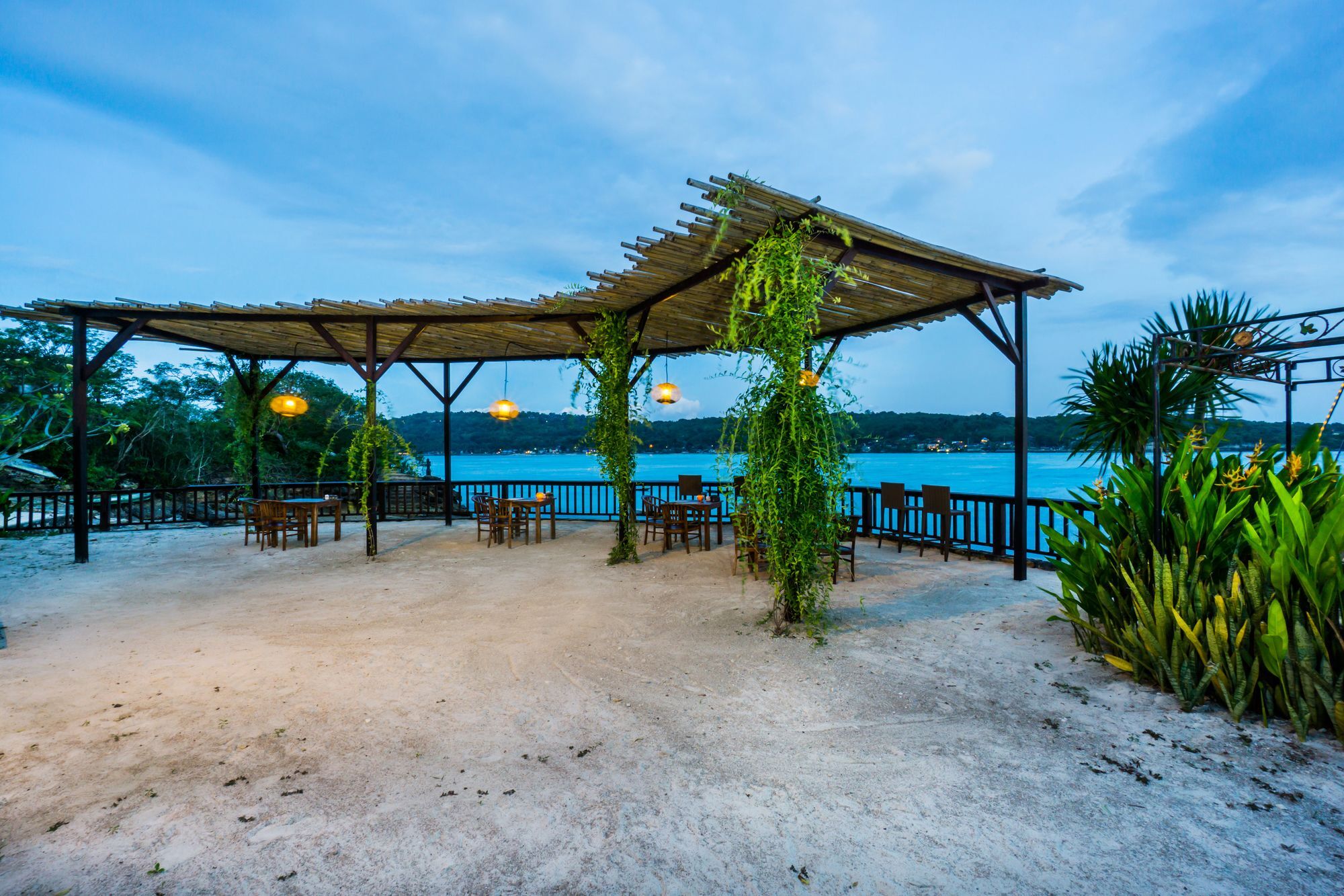 Laguna Reef Huts Nusa Lembongan  Luaran gambar